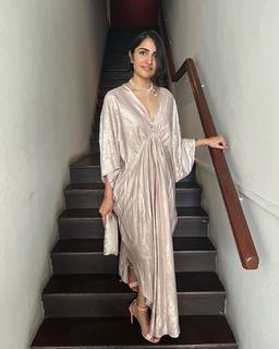 Rukmini Vasanth feet photo thumbnail