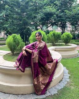 Rukmini Vasanth feet photo thumbnail