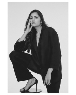 Rukmini Vasanth feet photo thumbnail