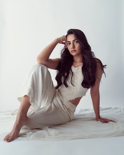 Rukmini Vasanth feet photo thumbnail