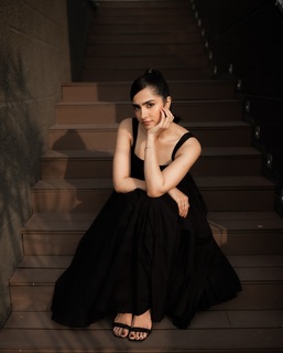 Rukmini Vasanth feet photo thumbnail