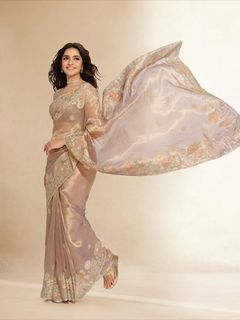 Rukmini Vasanth feet photo thumbnail