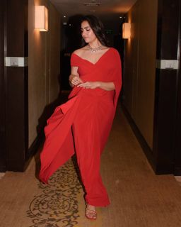 Rukmini Vasanth feet photo 5