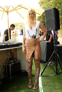 Rumer Willis feet photo thumbnail