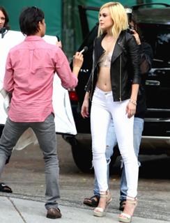 Rumer Willis feet photo thumbnail