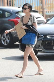 Rumer Willis feet photo thumbnail