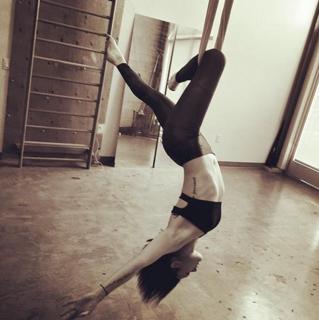 Rumer Willis feet photo thumbnail
