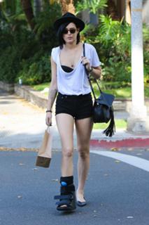 Rumer Willis feet photo thumbnail