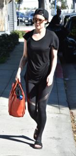 Rumer Willis feet photo thumbnail