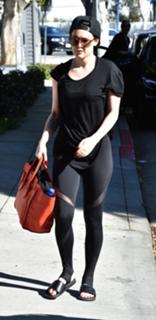 Rumer Willis feet photo thumbnail