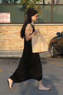 Rumer Willis feet photo thumbnail