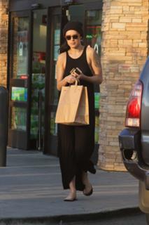 Rumer Willis feet photo thumbnail