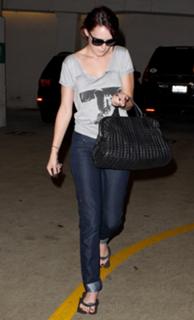 Rumer Willis feet photo thumbnail