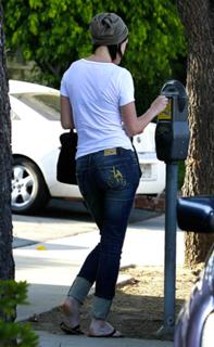 Rumer Willis feet photo thumbnail