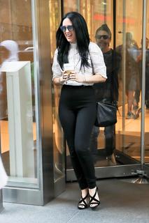 Rumer Willis feet photo thumbnail