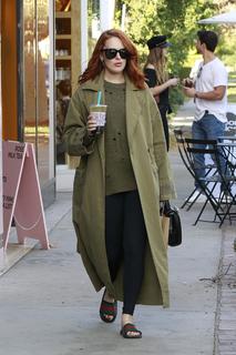 Rumer Willis feet photo thumbnail
