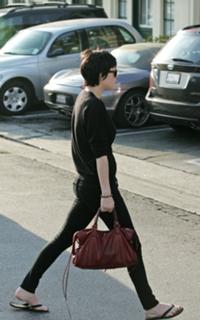 Rumer Willis feet photo thumbnail