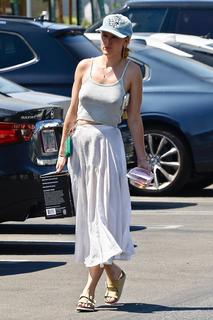 Rumer Willis feet photo thumbnail