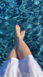 Rumer Willis feet photo thumbnail