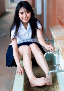 Runa Toyoda feet photo 3