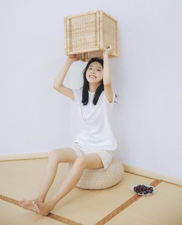 Ruonan Zhang feet photo 14