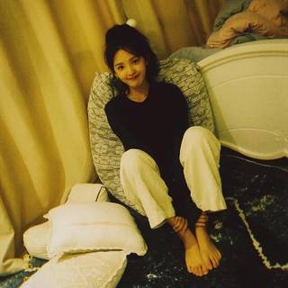 Ruonan Zhang feet photo 5