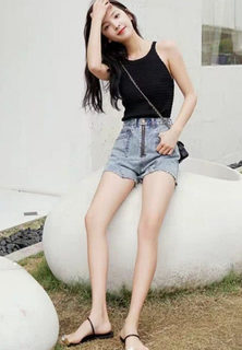 Ruonan Zhang feet photo 2