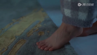 Ruonan Zhang feet photo 11