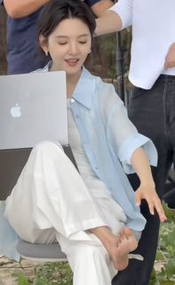 Ruonan Zhang feet photo 14