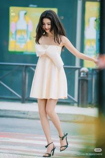 Ruonan Zhang feet photo 13