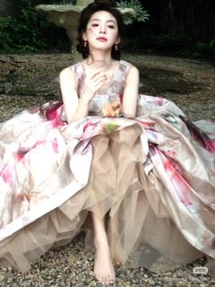 Ruonan Zhang feet photo 2