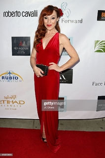 Ruth Connell feet photo 14