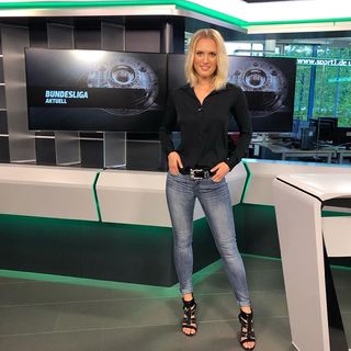 Ruth Hofmann feet photo 14