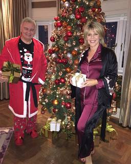 Ruth Langsford feet photo 14