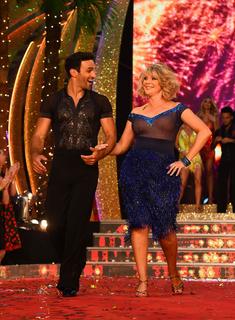 Ruth Langsford feet photo 9