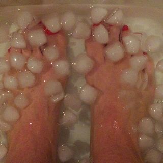 Ruth Langsford feet photo 6