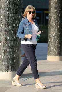 Ruth Langsford feet photo 8