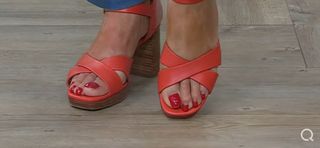 Ruth Langsford feet photo 4