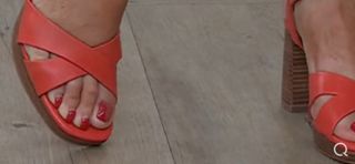 Ruth Langsford feet photo 3