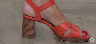 Ruth Langsford feet photo 2