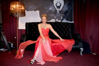 Ruth Moschner feet photo thumbnail