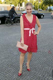 Ruth Moschner feet photo thumbnail