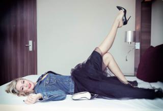 Ruth Moschner feet photo thumbnail