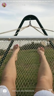Ruth Moschner feet photo thumbnail