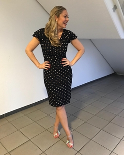 Ruth Moschner feet photo thumbnail