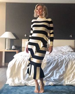 Ruth Moschner feet photo thumbnail