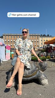 Ruth Moschner feet photo thumbnail