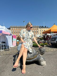 Ruth Moschner feet photo thumbnail