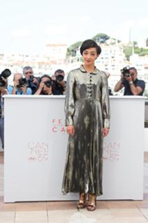 Ruth Negga feet photo thumbnail