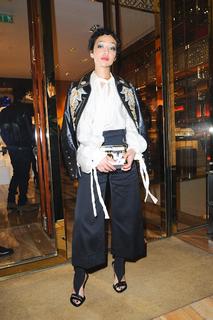 Ruth Negga feet photo thumbnail